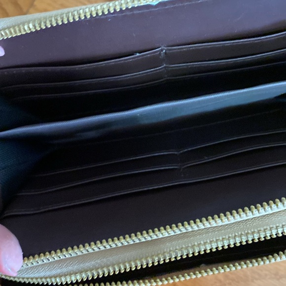 Wristlet/wallet - Picture 3 of 3